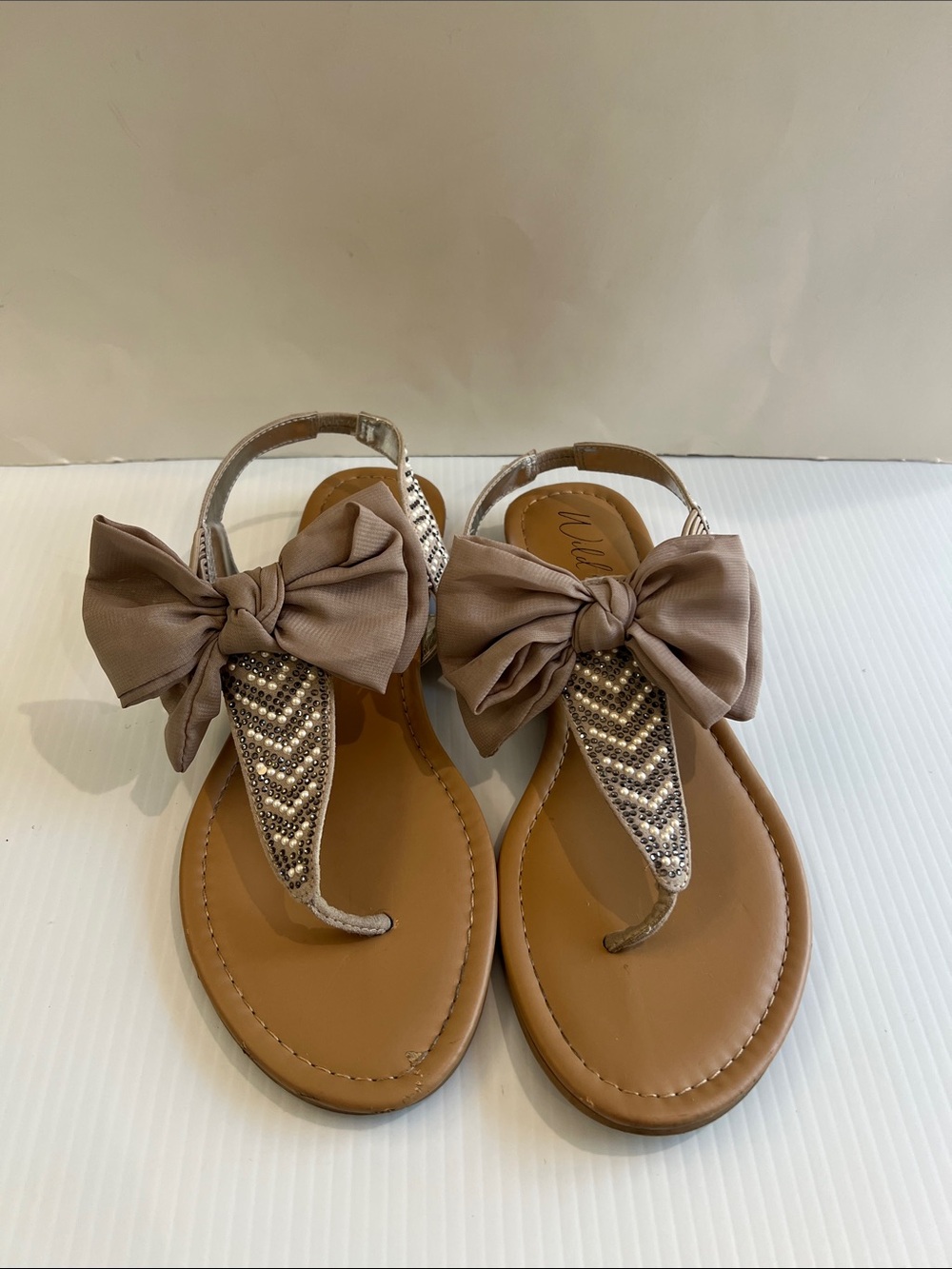 Women’s Wild Pair Bow Rhinestone T-Strap Sandals in Size 8.5